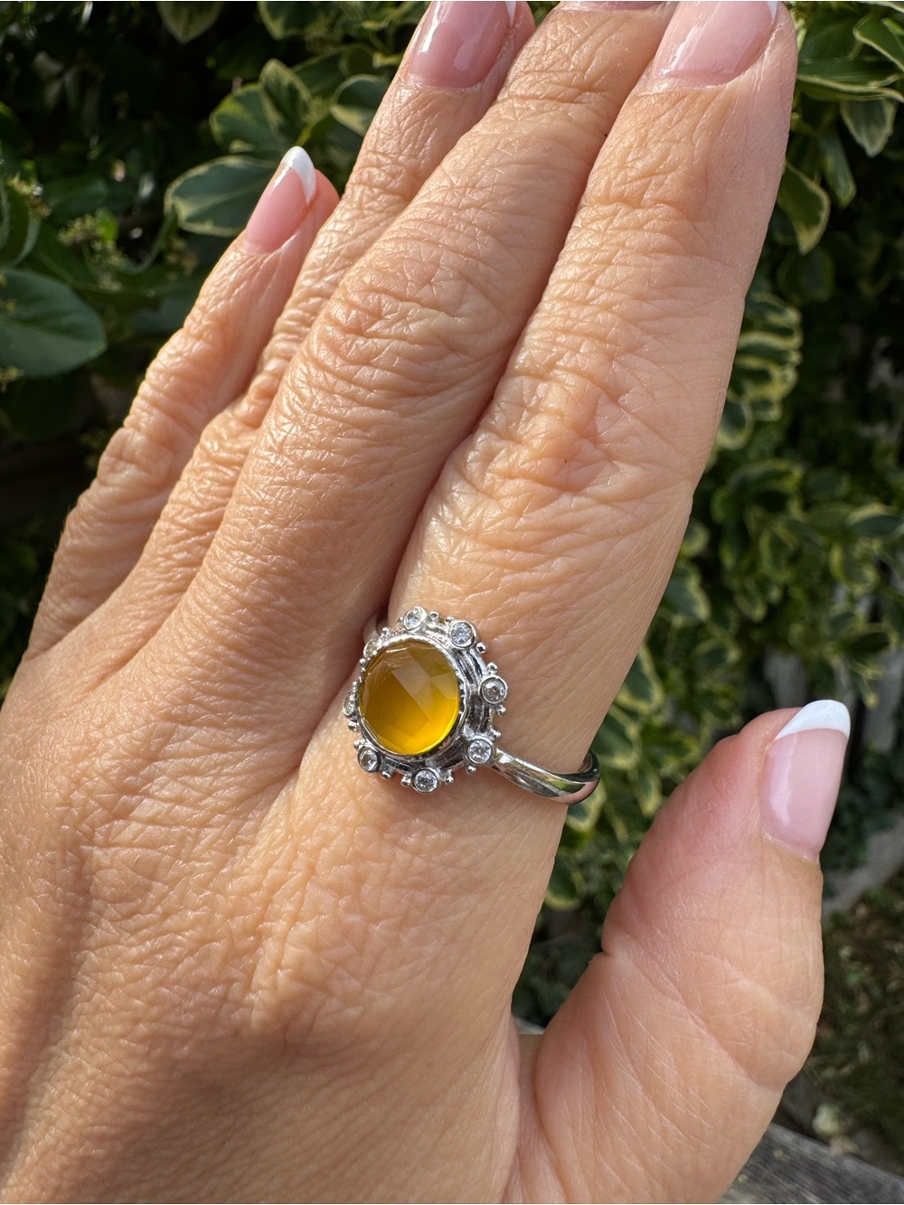 Bomb Party Silver Yellow Quartz Sunburst Ring - Elegant Floral Halo